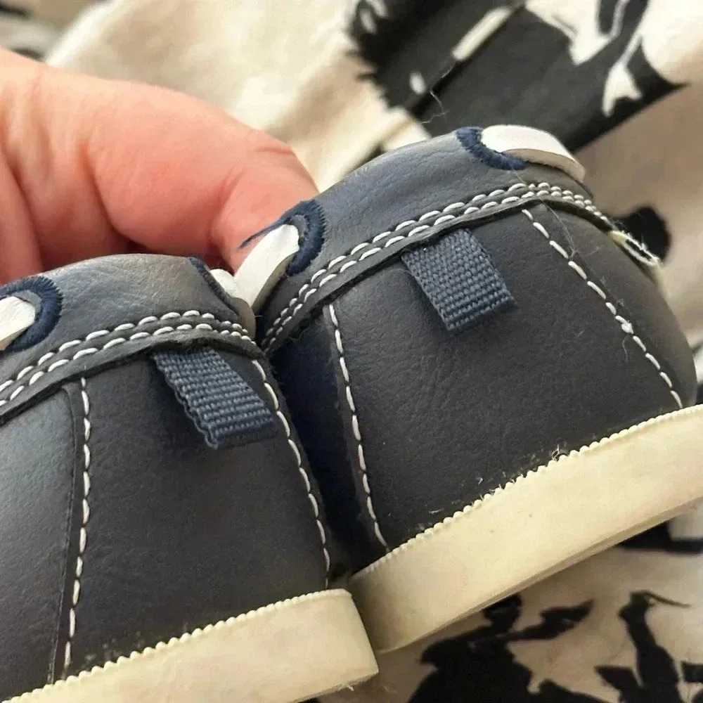Carters toddler size 7 boat shoes - Picture 5 of 6